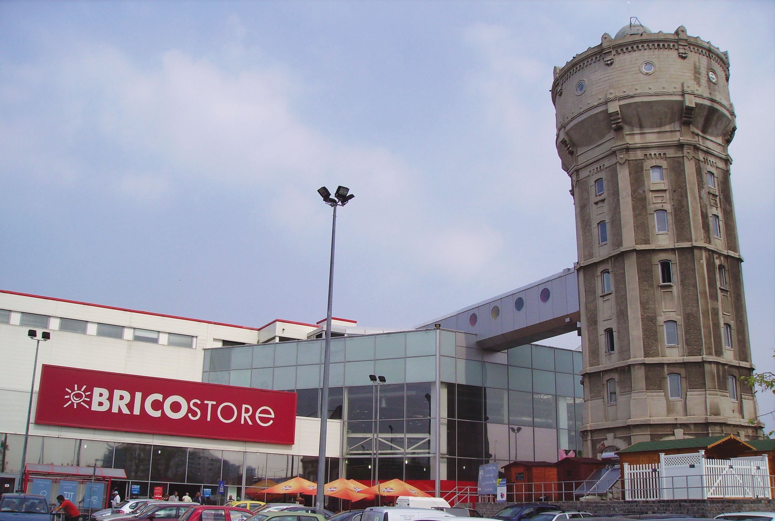 BRICO STORE SHOPPING MALLS